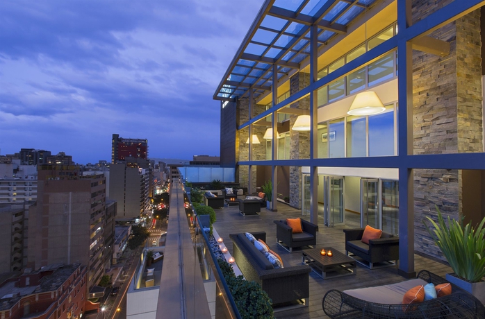 Imagen de los exteriores del Hotel Exe Miraflores. Foto 12