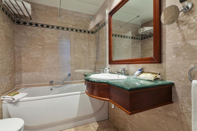 Imagen de la habitación del Hotel Exe Mitre. Foto 5