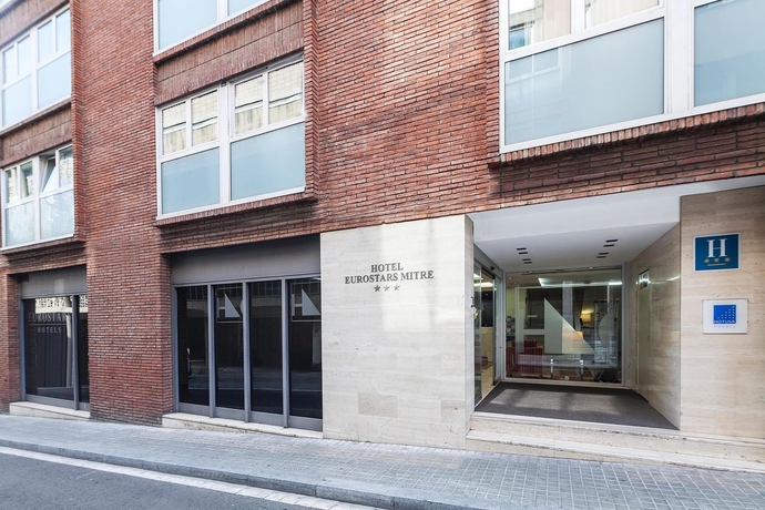 Imagen de los exteriores del Hotel Exe Mitre. Foto 12