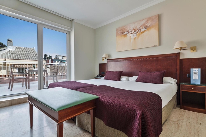 Imagen de los exteriores del Hotel Exe Mitre. Foto 13