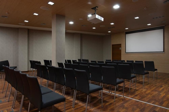 Imagen de los interiores del Hotel Exe Moncloa. Foto 14