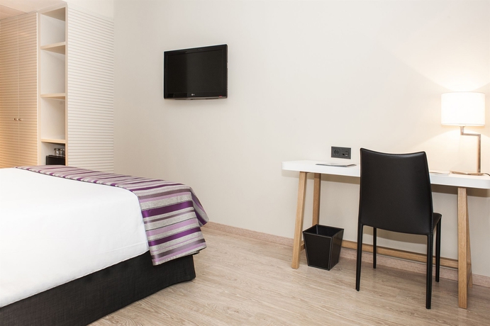 Imagen de la habitación del Hotel Exe Moncloa. Foto 5