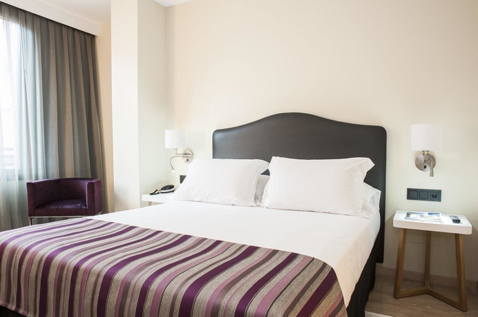 Imagen de la habitación del Hotel Exe Moncloa. Foto 11