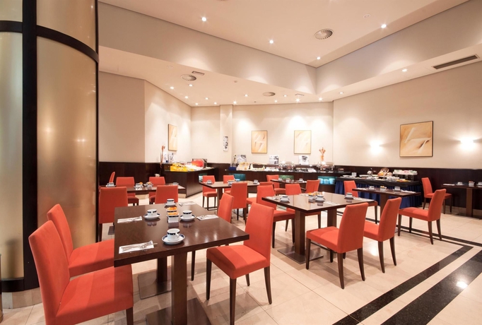 Imagen del bar/restaurante del Hotel Exe Oviedo Centro. Foto 3