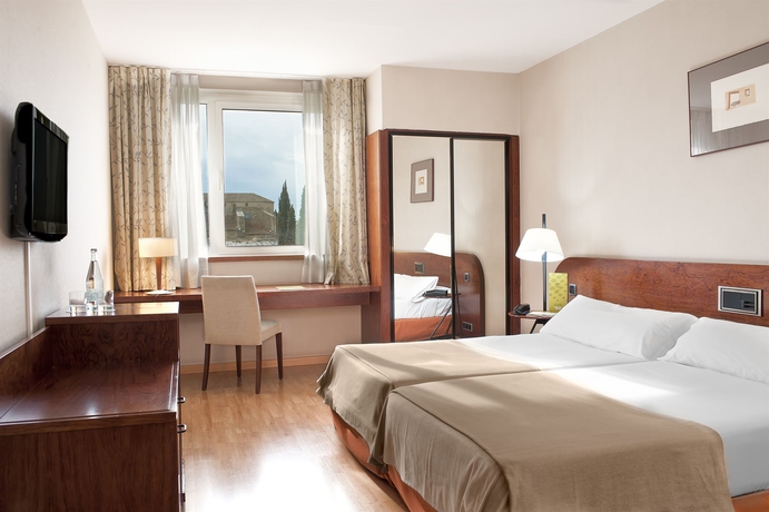 Imagen de la piscina del Hotel Exe Parc Del Vallés. Foto 16