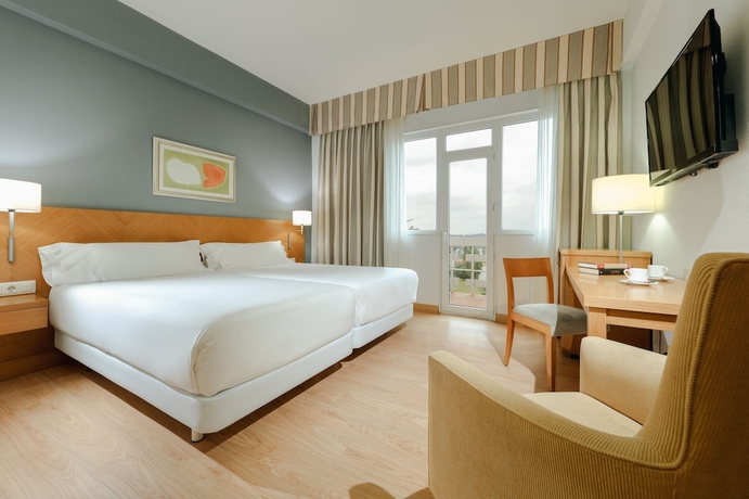 Imagen de la habitación del Hotel Exe Peregrino. Foto 7