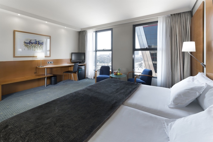 Imagen de la habitación del Hotel Exe Plaza. Foto 8