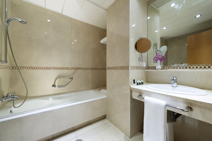 Imagen de la habitación del Hotel Exe Plaza. Foto 10