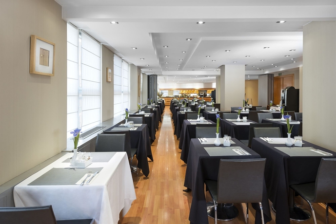 Imagen del bar/restaurante del Hotel Exe Plaza. Foto 4