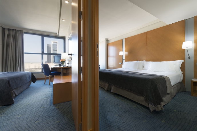 Imagen de la habitación del Hotel Exe Plaza. Foto 12