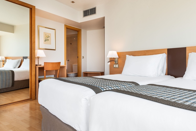 Imagen de la habitación del Hotel Exe Puerta de San Pedro. Foto 3