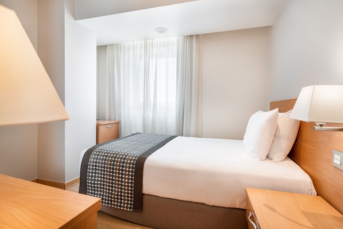 Imagen de la habitación del Hotel Exe Puerta de San Pedro. Foto 6