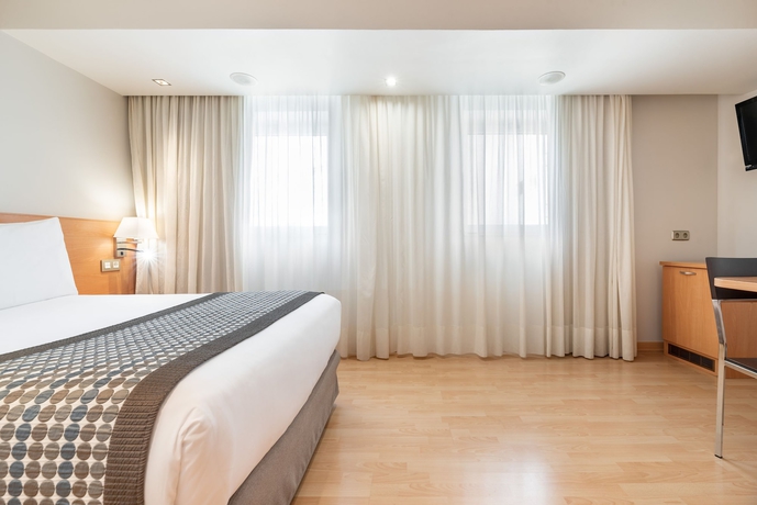 Imagen de la habitación del Hotel Exe Puerta de San Pedro. Foto 9