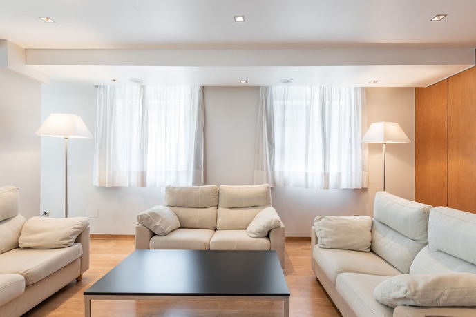 Imagen de los interiores del Hotel Exe Puerta de San Pedro. Foto 18