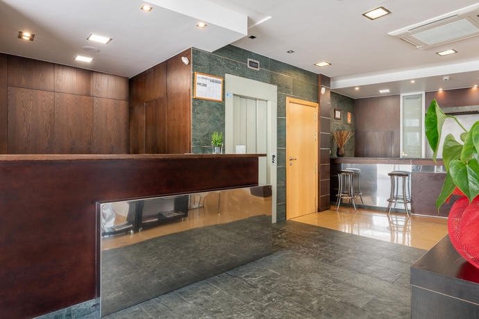 Imagen de los interiores del Hotel Exe Puerta de San Pedro. Foto 19