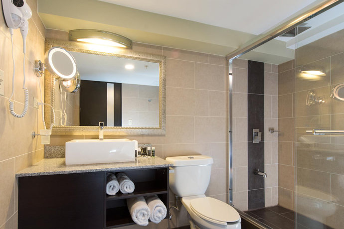 Imagen de la habitación del Hotel Exe San Jose Center. Foto 4