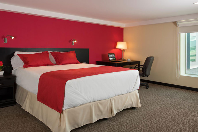 Imagen de la habitación del Hotel Exe San Jose Center. Foto 5