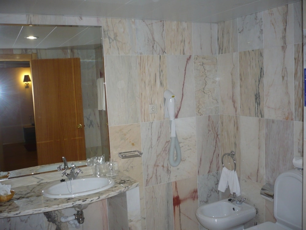 Imagen de la habitación del Hotel Exe São Lázaro. Foto 15
