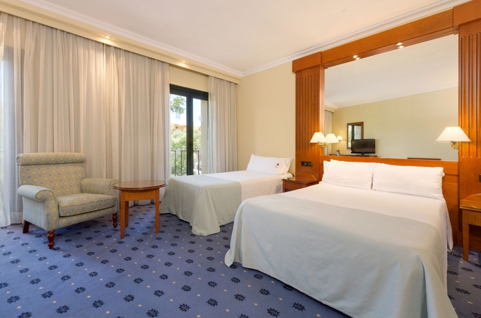 Imagen de la habitación del Hotel Exe Sevilla Macarena. Foto 9