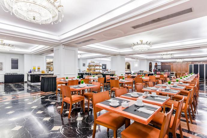 Imagen del bar/restaurante del Hotel Exe Sevilla Macarena. Foto 3