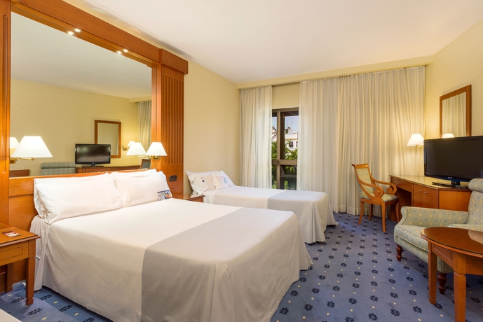 Imagen de la habitación del Hotel Exe Sevilla Macarena. Foto 18