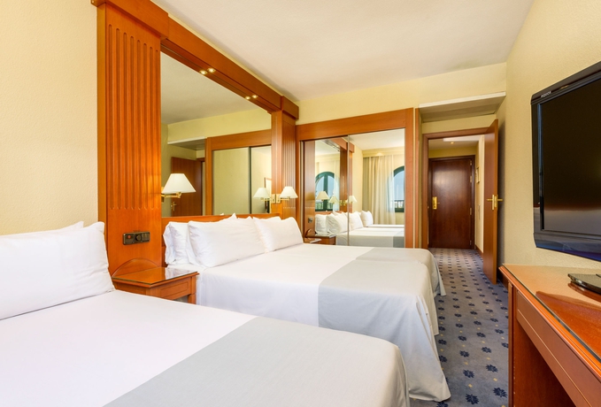 Imagen de la habitación del Hotel Exe Sevilla Macarena. Foto 20