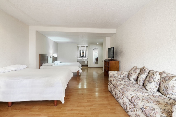 Imagen de la habitación del Hotel Exe Suites San Marino. Foto 5