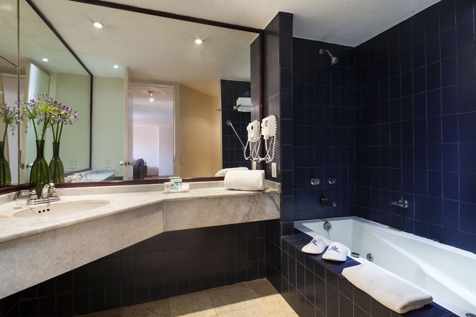 Imagen de la habitación del Hotel Exe Suites San Marino. Foto 6