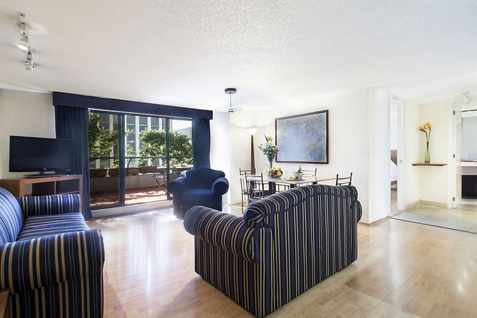 Imagen de los interiores del Hotel Exe Suites San Marino. Foto 13