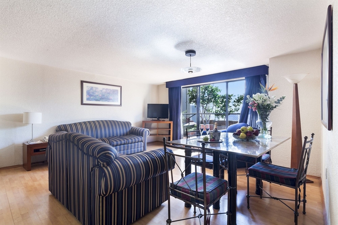 Imagen de los interiores del Hotel Exe Suites San Marino. Foto 16