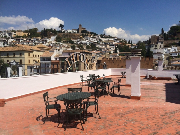 Imagen de los exteriores del Hotel Exe Triunfo. Foto 12