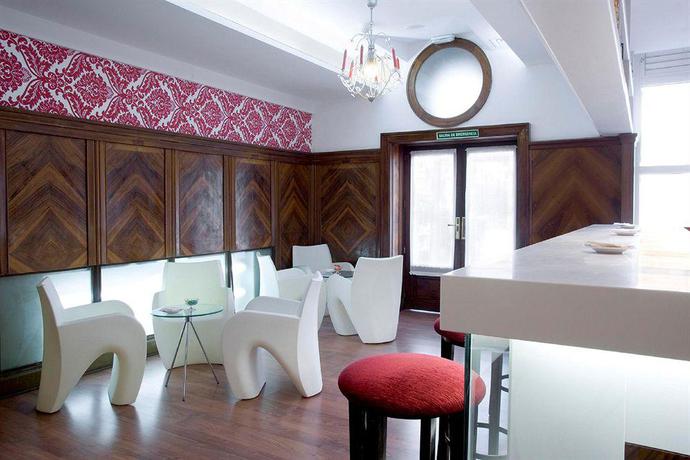 Imagen del bar/restaurante del Hotel Exe Victoria Palace. Foto 2