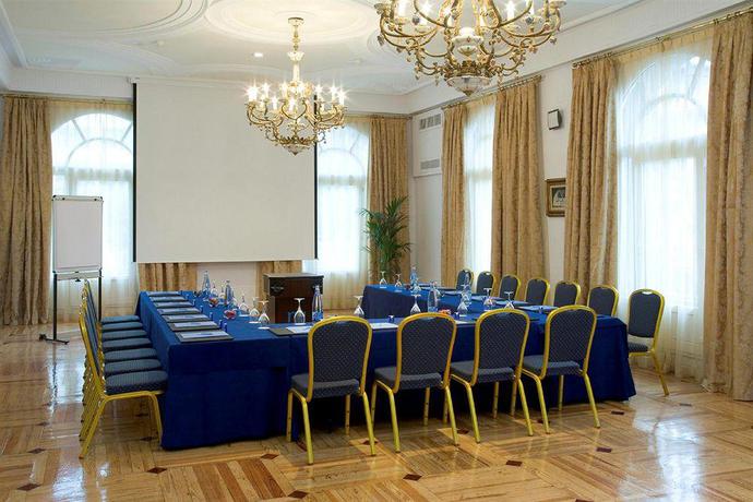 Imagen de los interiores del Hotel Exe Victoria Palace. Foto 17