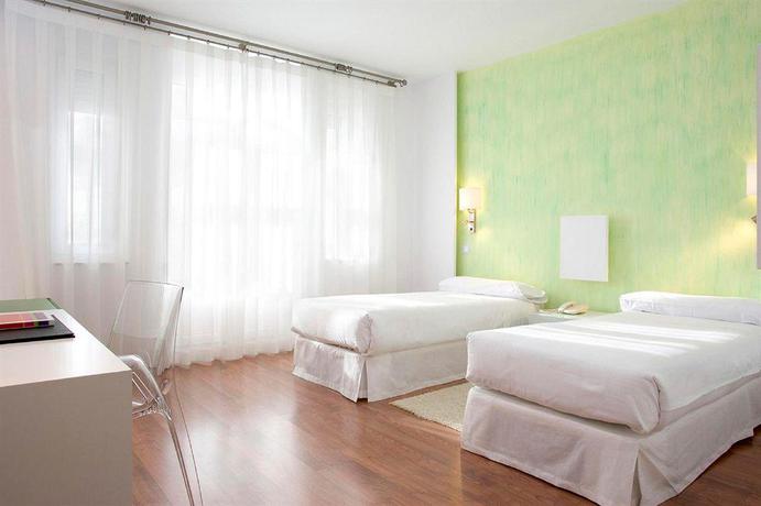 Imagen de la habitación del Hotel Exe Victoria Palace. Foto 11