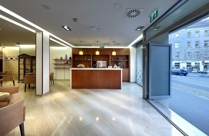 Imagen de los interiores del Hotel Exe Vienna. Foto 13
