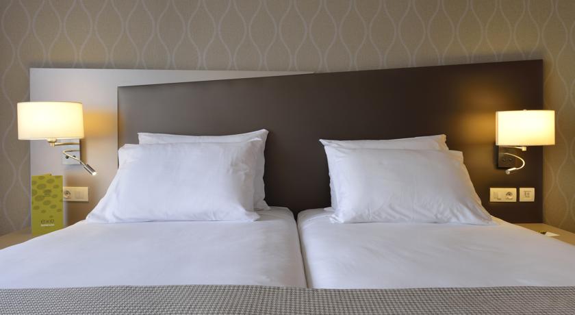 Imagen de la habitación del Hotel Exe Zaragoza Wtc. Foto 8