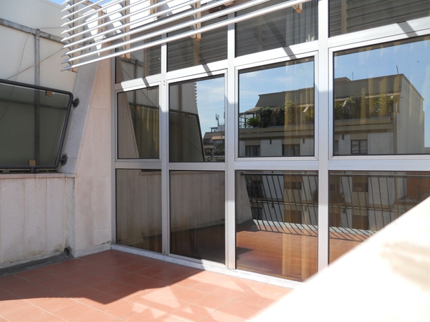 Imagen de los exteriores del Hotel Executive Business. Foto 12