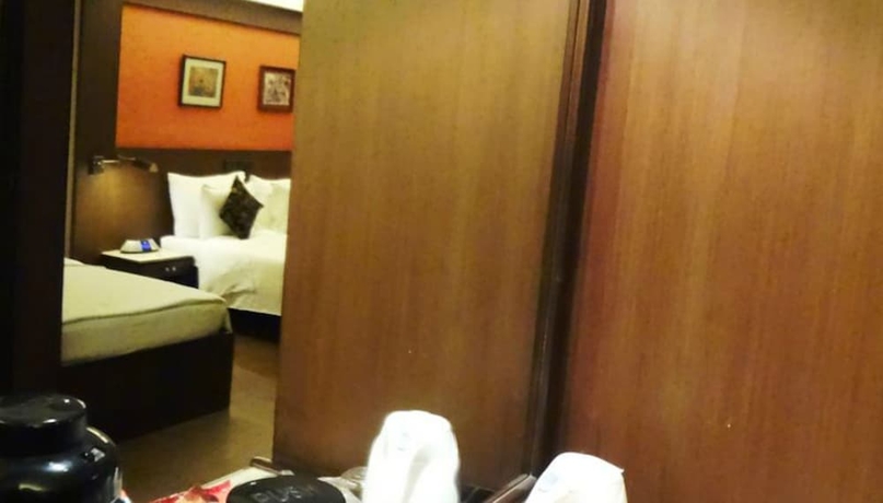 Imagen de la habitación del Hotel Executive Enclave. Foto 3