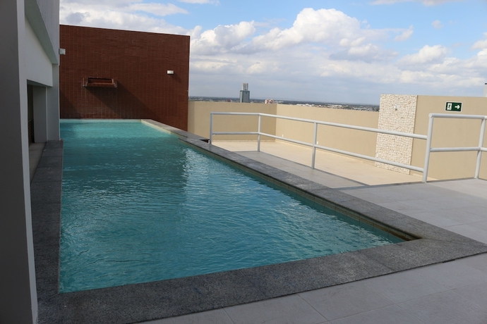Imagen de la piscina del Hotel Executive, Feira de Santana. Foto 17