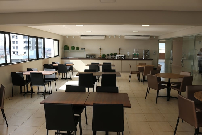 Imagen del bar/restaurante del Hotel Executive, Feira de Santana. Foto 5