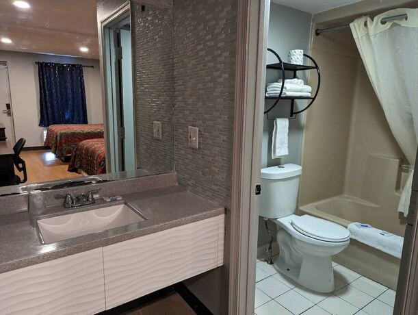 Imagen de la habitación del Hotel Executive Inn Coopersburg. Foto 13