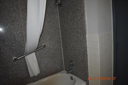 Imagen general del Hotel Executive Inn NEWLEY RENOVATED. Foto 9