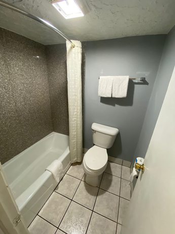 Imagen de la habitación del Hotel Executive Inn, Oklahoma City. Foto 9