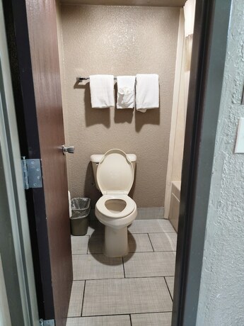 Imagen general del Hotel Executive Inn, Oklahoma City. Foto 5