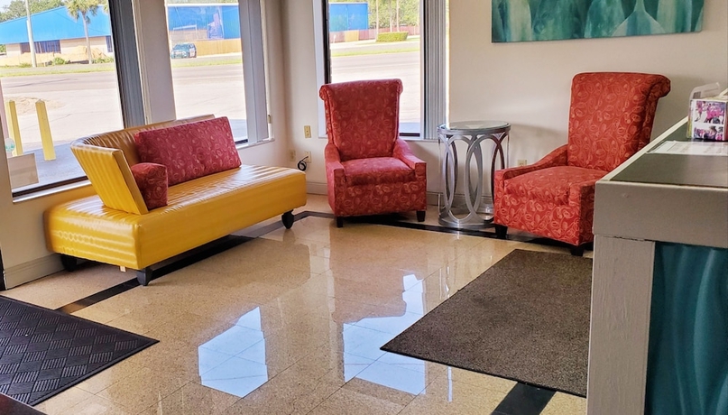 Imagen de los interiores del Hotel Executive Inn, Pensacola . Foto 19