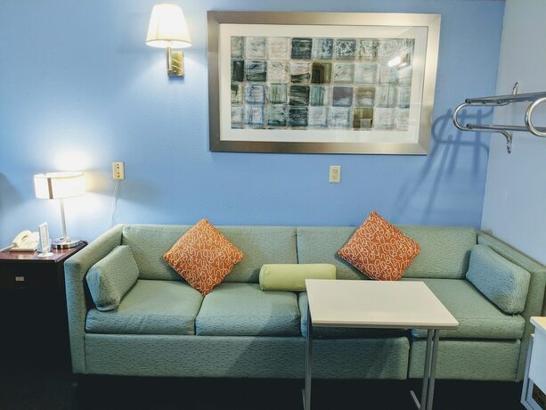 Imagen de la habitación del Hotel Executive Inn Thomson. Foto 11