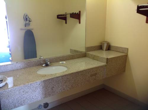 Imagen de la habitación del Hotel Executive Inn & Suites. Foto 7