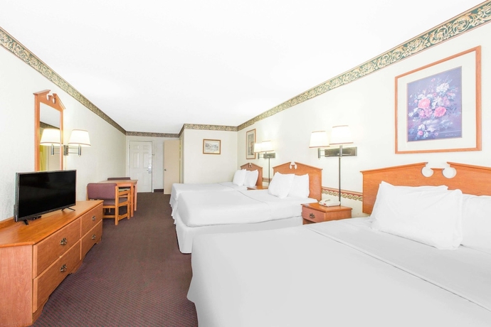 Imagen de la habitación del Hotel Executive Inn & Suites. Foto 7