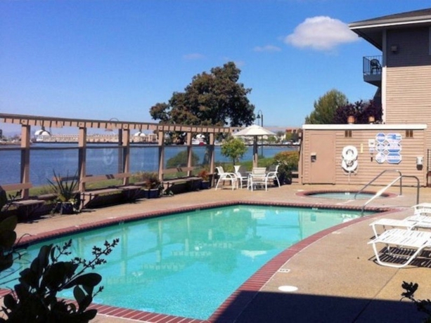 Imagen general del Hotel Executive Inn and Suites Embarcadero Cove. Foto 8