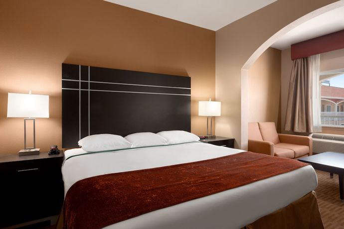 Imagen de la habitación del Hotel Executive Inn and Suites. Foto 3